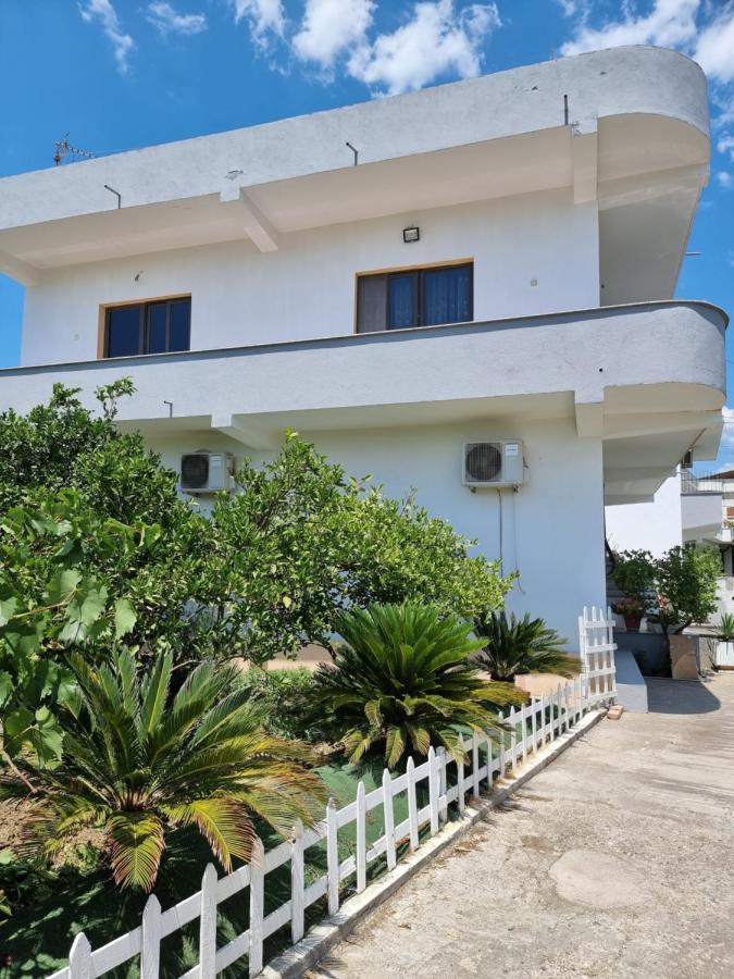 Guest House Vila Elezi Durrës Buitenkant foto