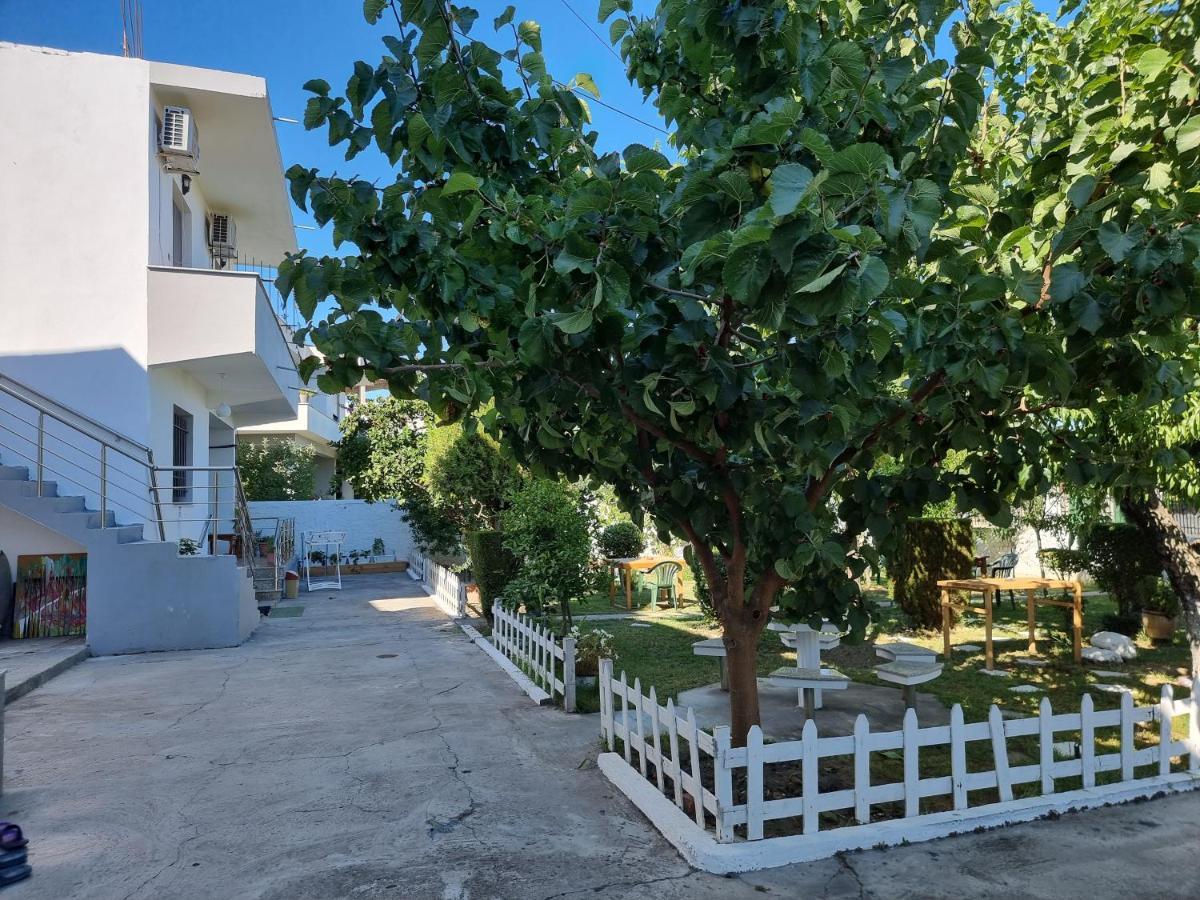 Guest House Vila Elezi Durrës Buitenkant foto