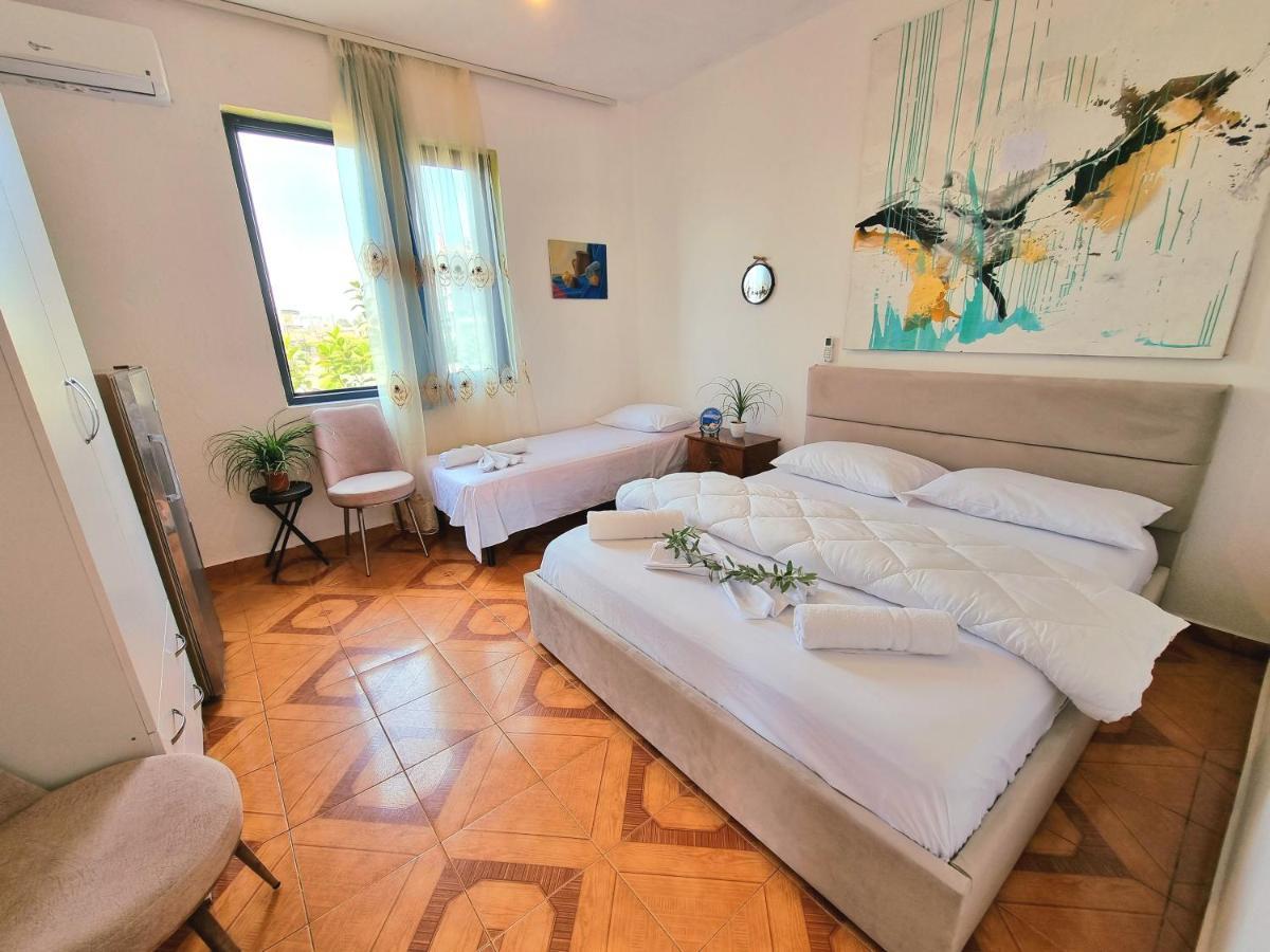 Guest House Vila Elezi Durrës Buitenkant foto