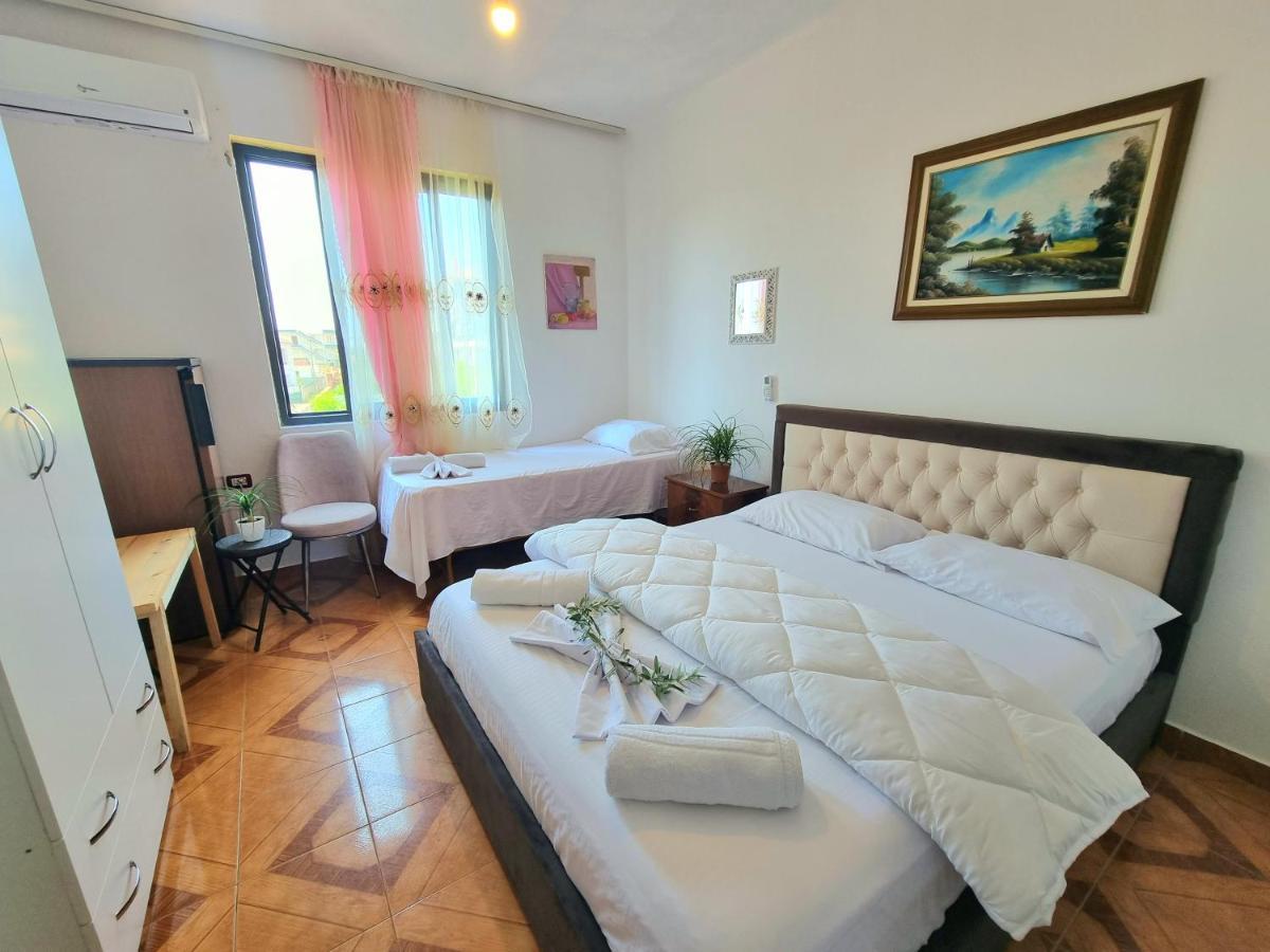 Guest House Vila Elezi Durrës Buitenkant foto
