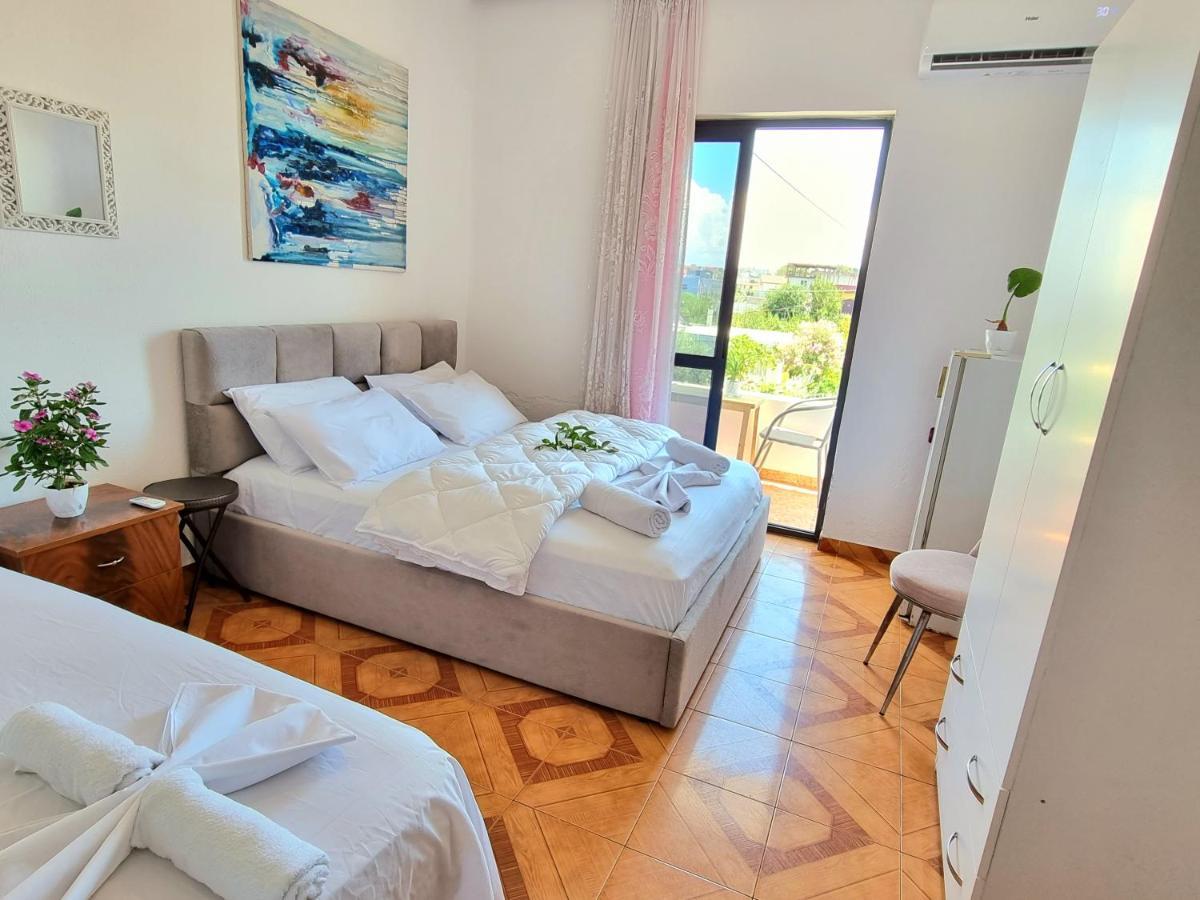 Guest House Vila Elezi Durrës Buitenkant foto