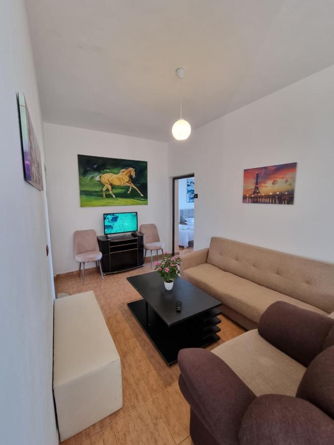 Guest House Vila Elezi Durrës Buitenkant foto