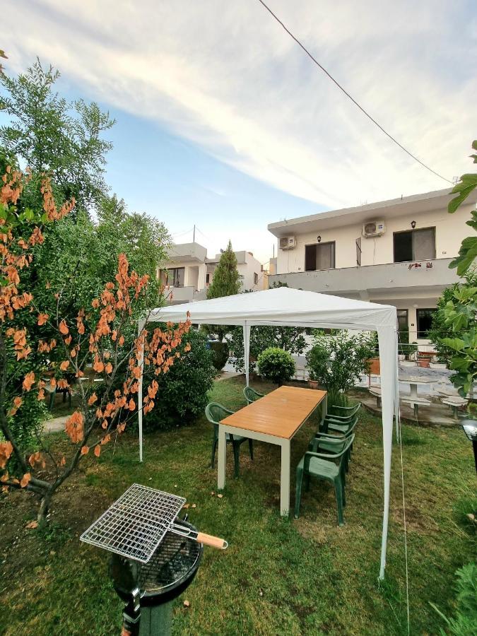 Guest House Vila Elezi Durrës Buitenkant foto